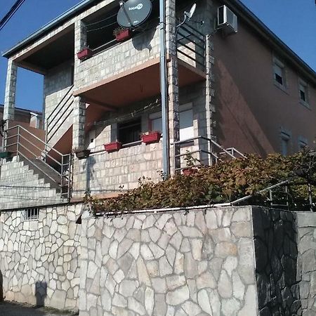 Studio-Apartman Milena พอดโกริกา ภายนอก รูปภาพ