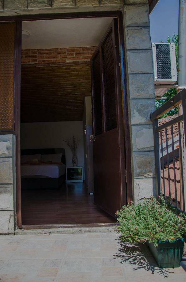 Studio-Apartman Milena พอดโกริกา ภายนอก รูปภาพ